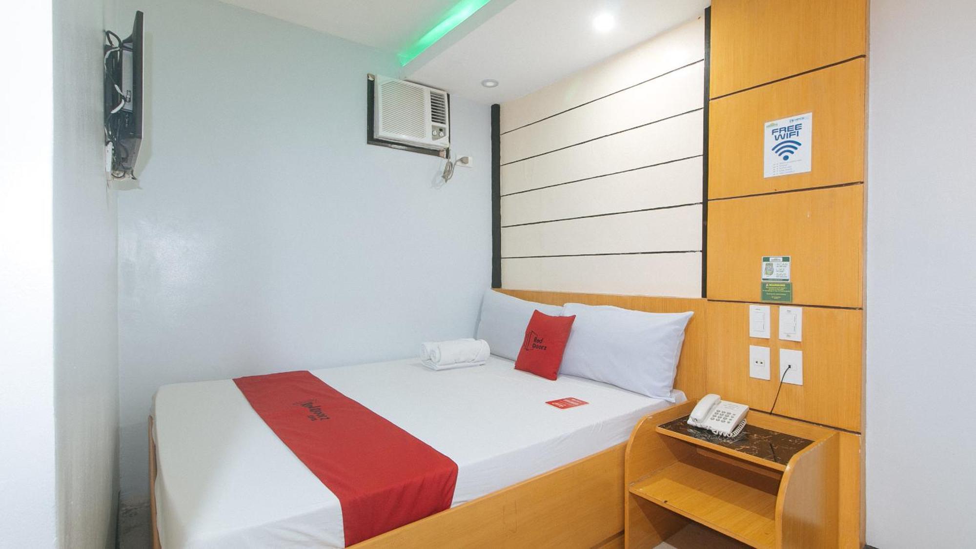 Reddoorz At Ranchotel Alabang Muntinlupa City ภายนอก รูปภาพ