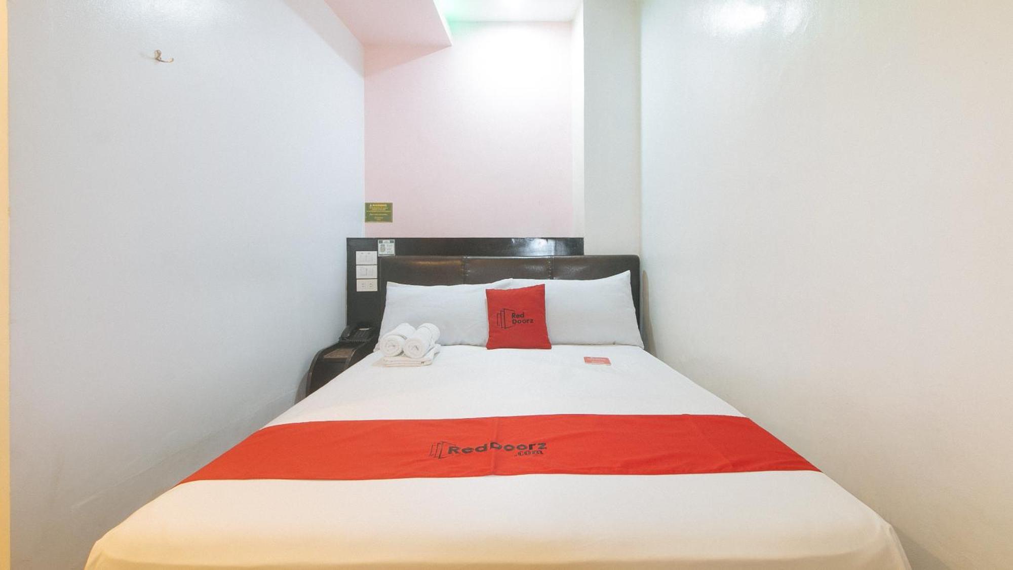 Reddoorz At Ranchotel Alabang Muntinlupa City ภายนอก รูปภาพ
