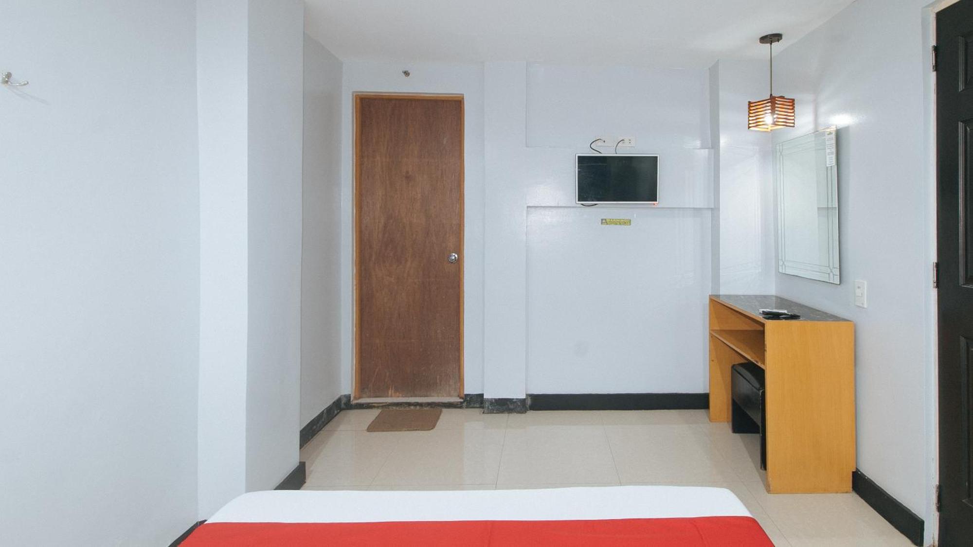 Reddoorz At Ranchotel Alabang Muntinlupa City ภายนอก รูปภาพ