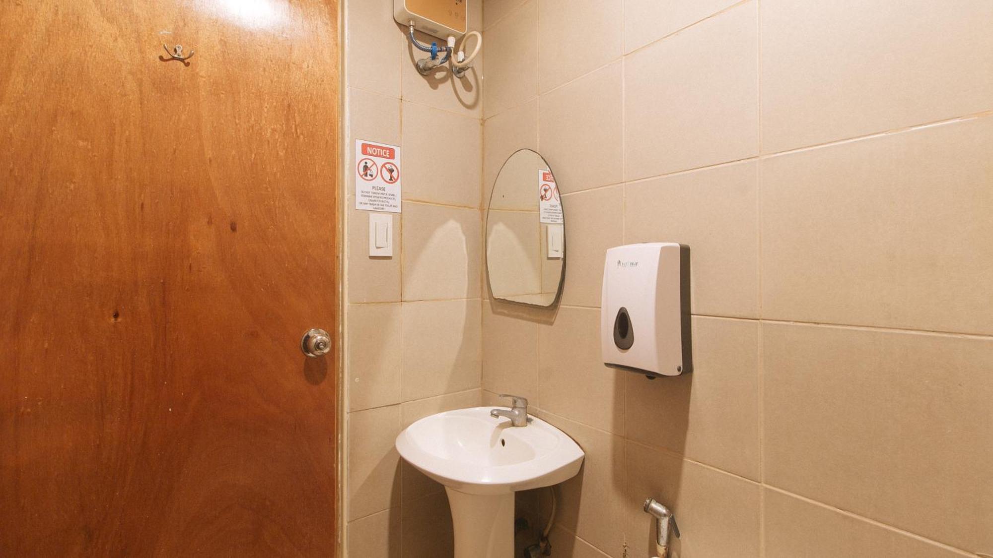Reddoorz At Ranchotel Alabang Muntinlupa City ภายนอก รูปภาพ