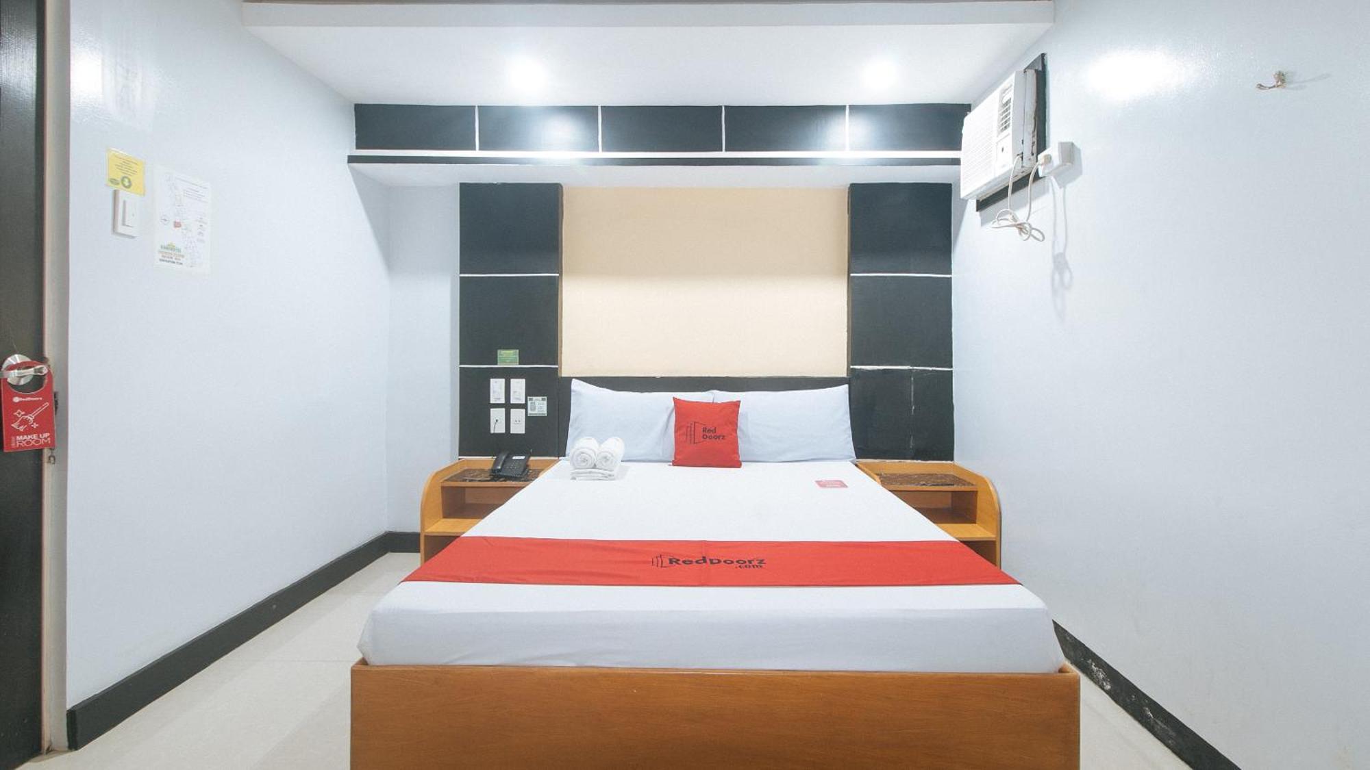 Reddoorz At Ranchotel Alabang Muntinlupa City ภายนอก รูปภาพ