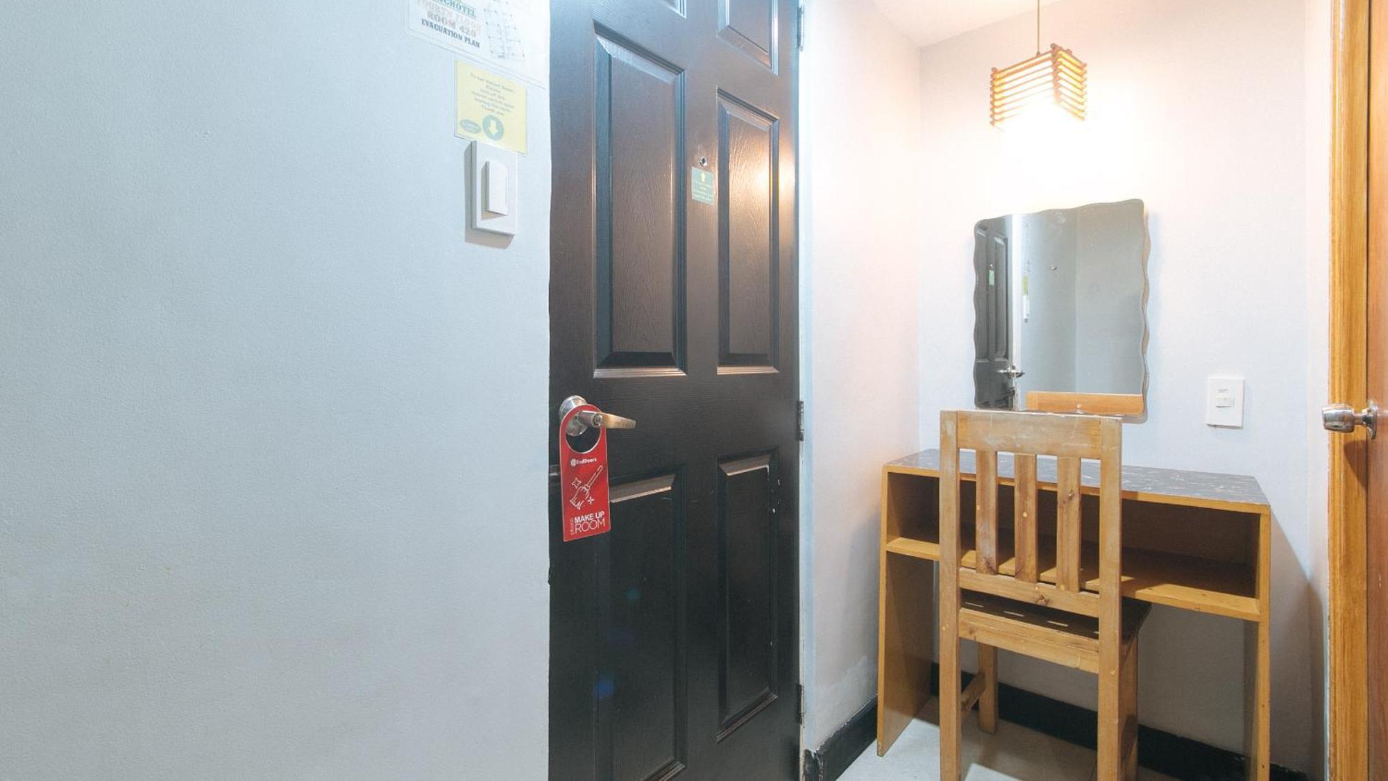 Reddoorz At Ranchotel Alabang Muntinlupa City ภายนอก รูปภาพ