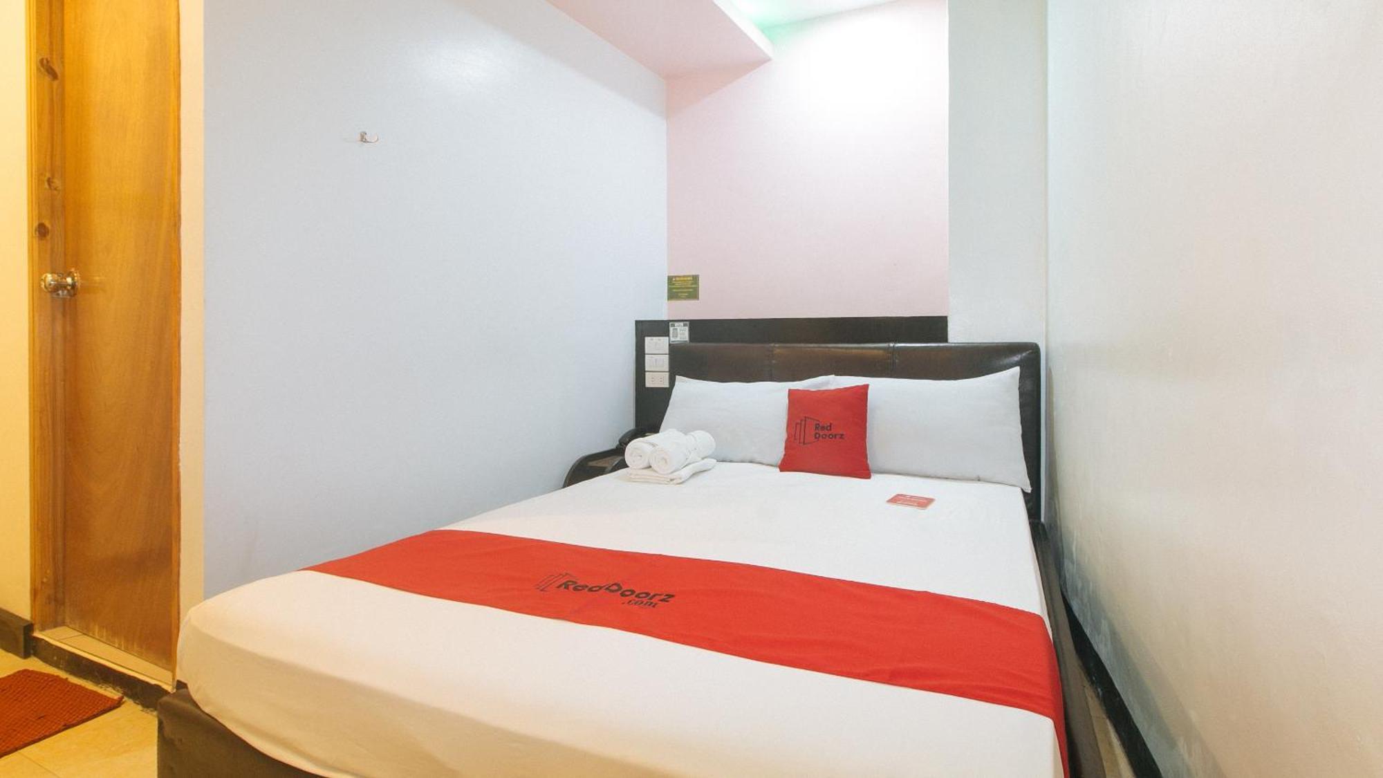 Reddoorz At Ranchotel Alabang Muntinlupa City ภายนอก รูปภาพ